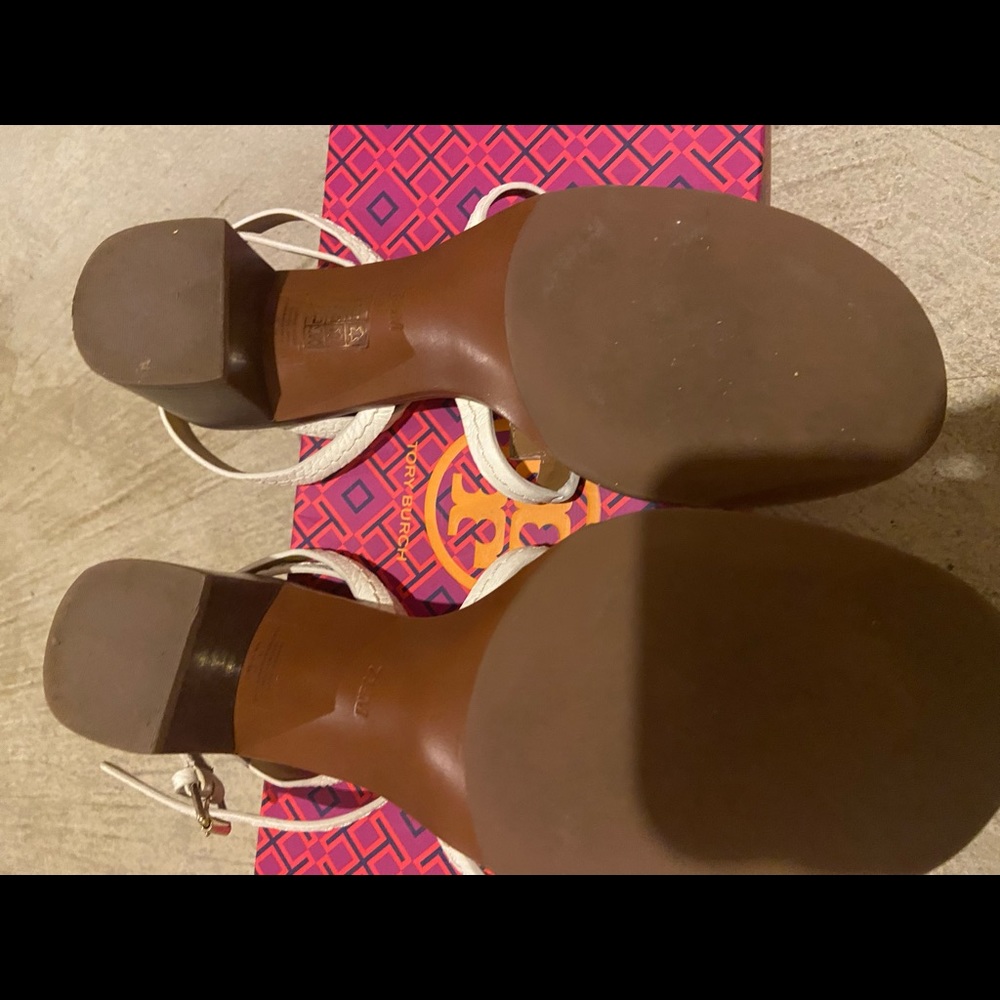 Tory Burch white sandal size 7.5